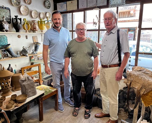 met wethouder en Kuman op de foto Wethouder Vratsa, coach Kuman, en Rients